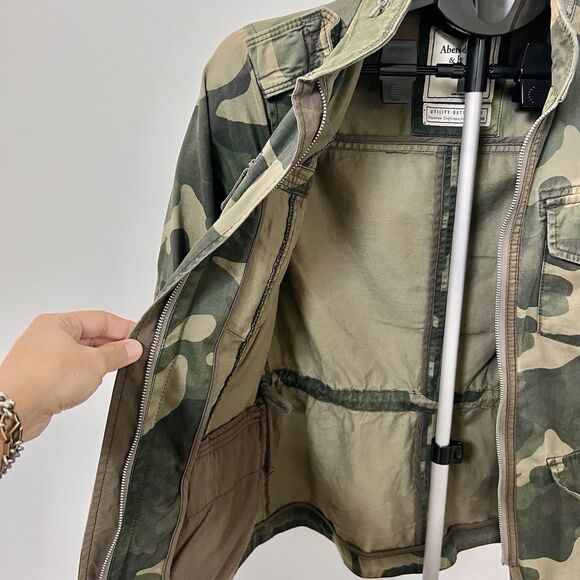 Abercrombie & Fitch Women’s Jacket Small Camo Full Zip Utility Field Cargo GUC - Picture 4 of 10
